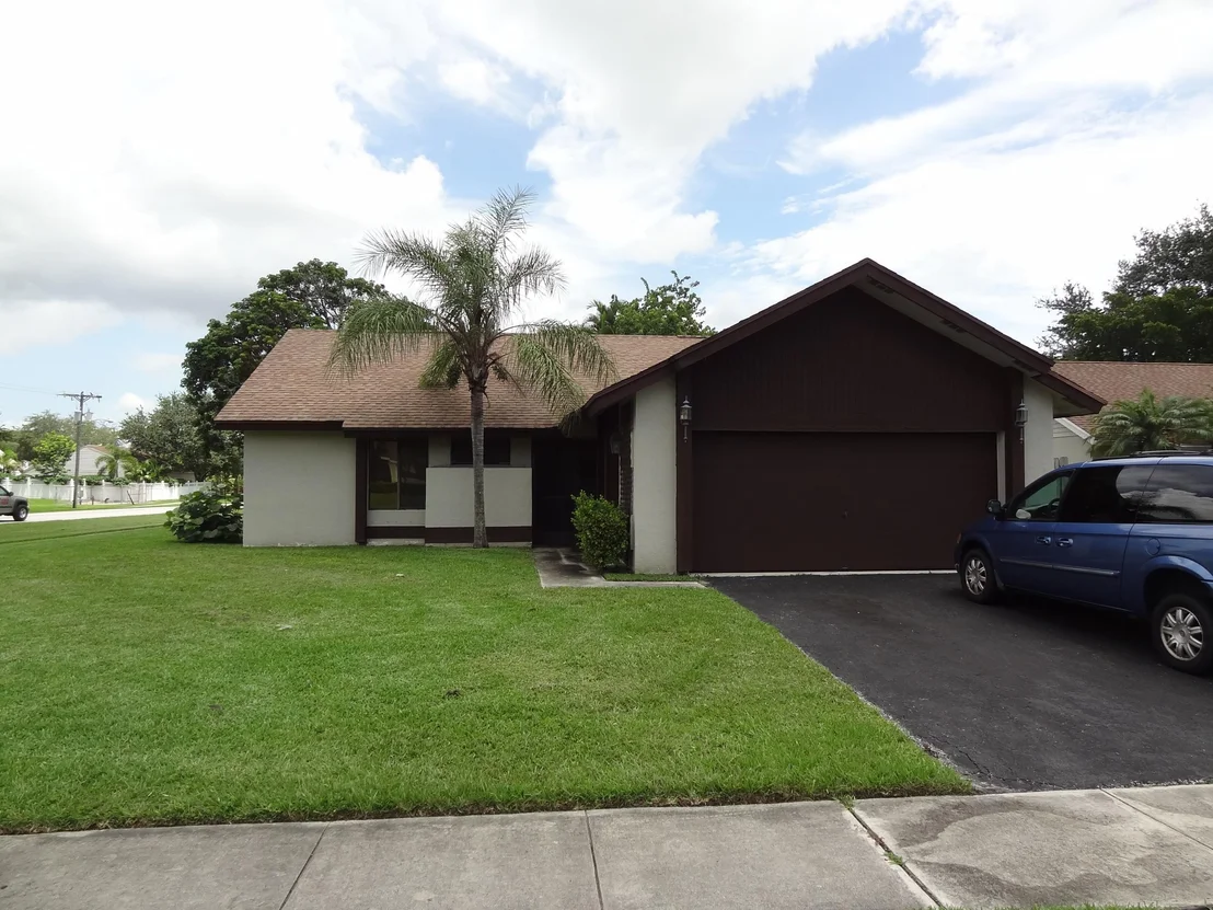 Photo of 7827 Roble Lane