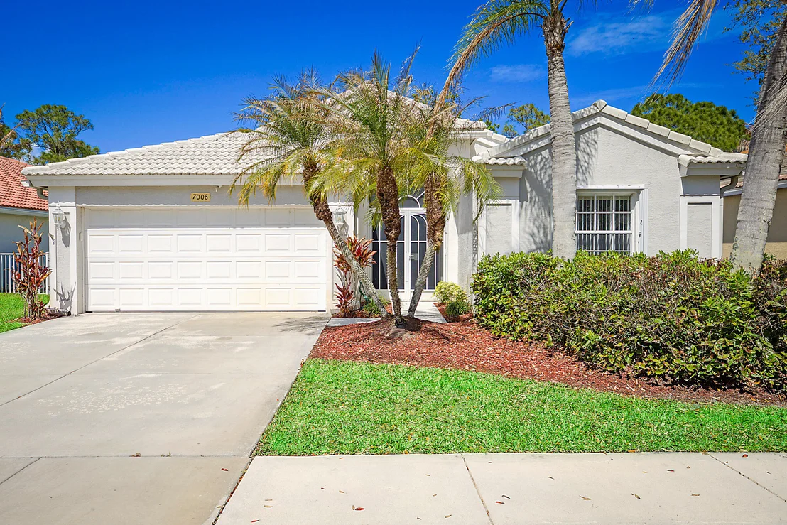 Photo of 7008 SE Twin Oaks Circle