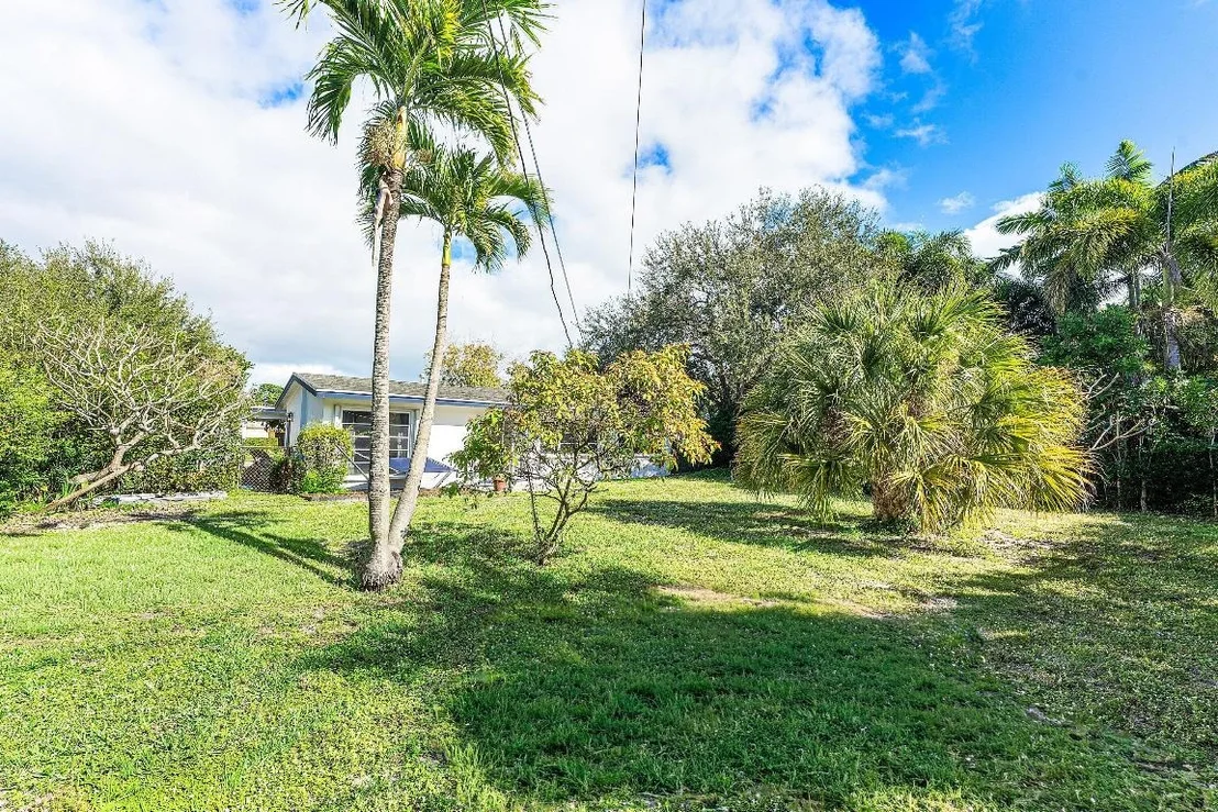 Photo of 817 Buttonwood Road