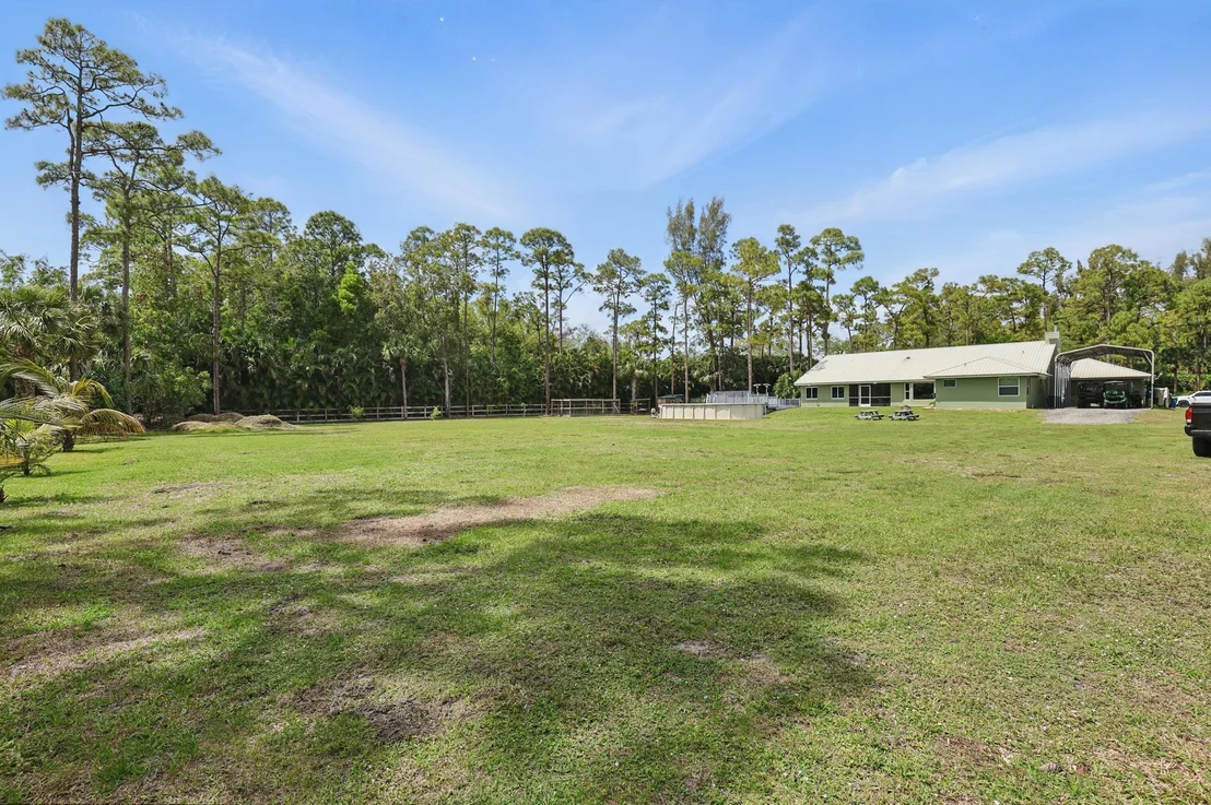 Photo of 13376 Compton Road