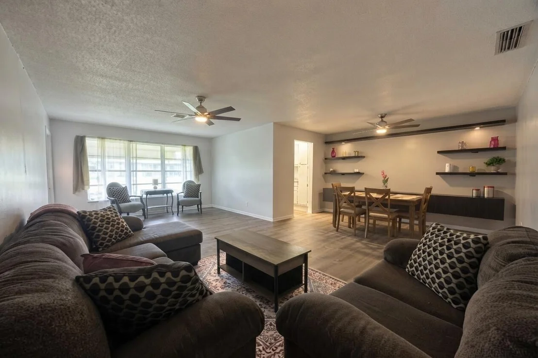 Photo of Unit C at 355 MAIN Boulevard