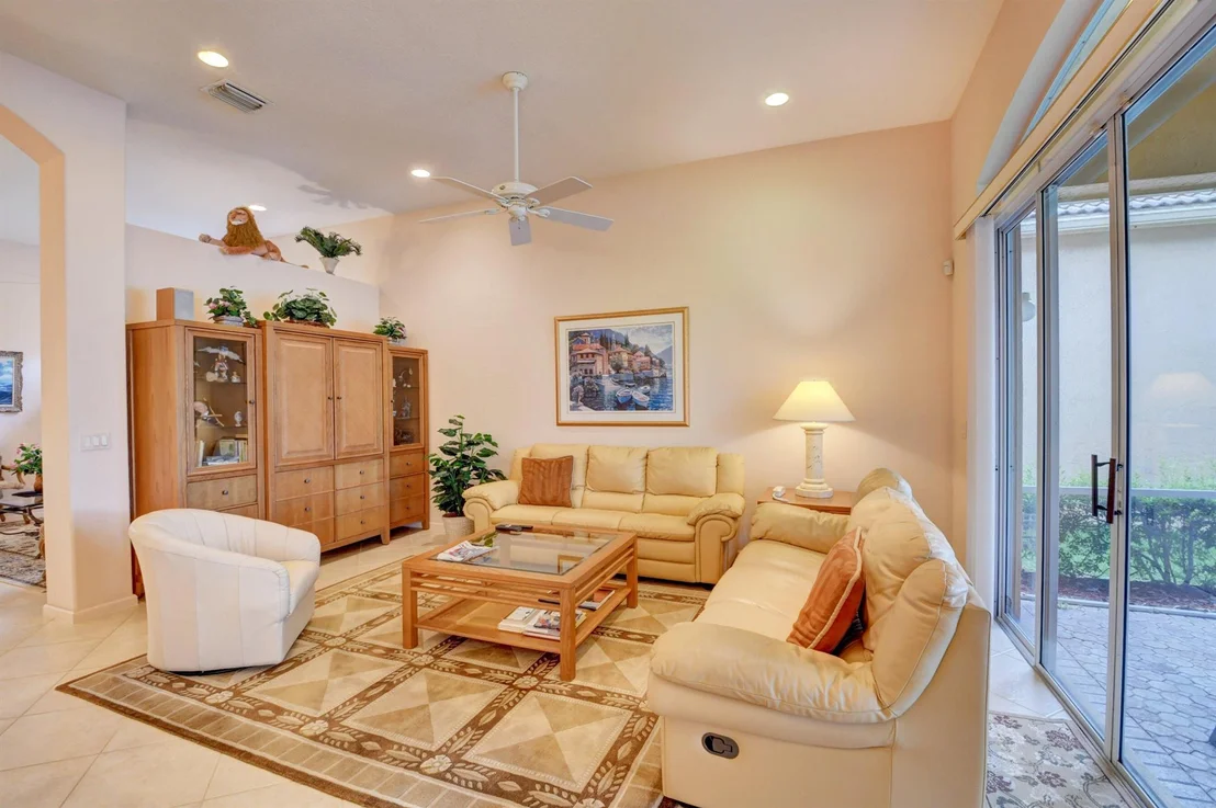 Photo of 7156 Demedici Circle