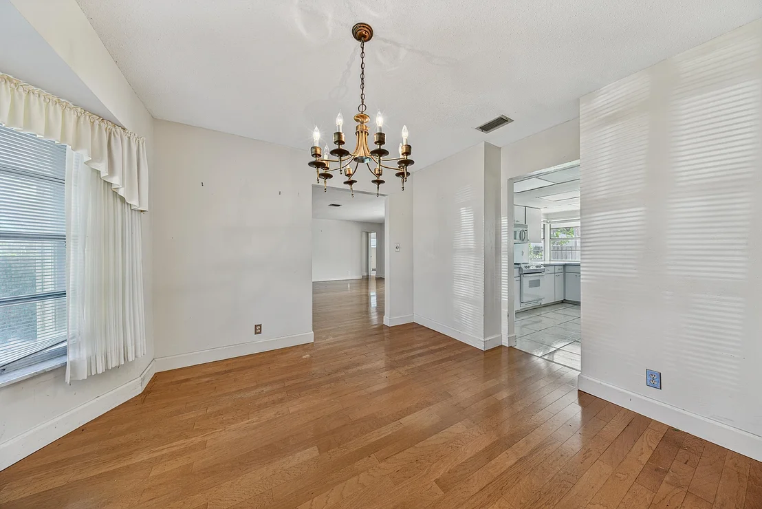 Photo of 4141 NE 23RD Avenue