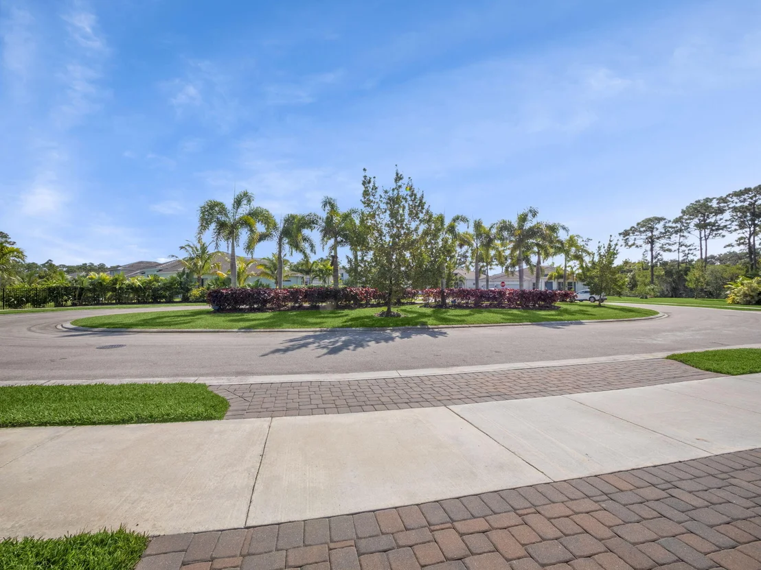 Photo of 708 SW Riverwatch Place