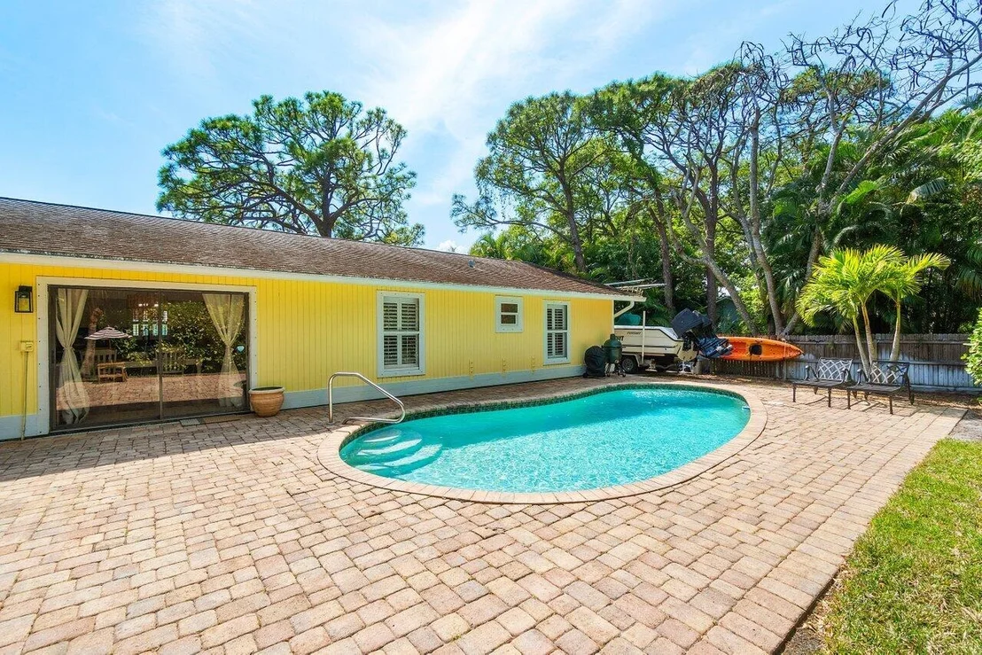 Photo of 903 Oak Circle