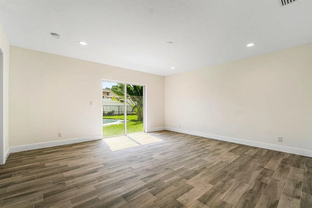 Photo of 667 Eagle Circle