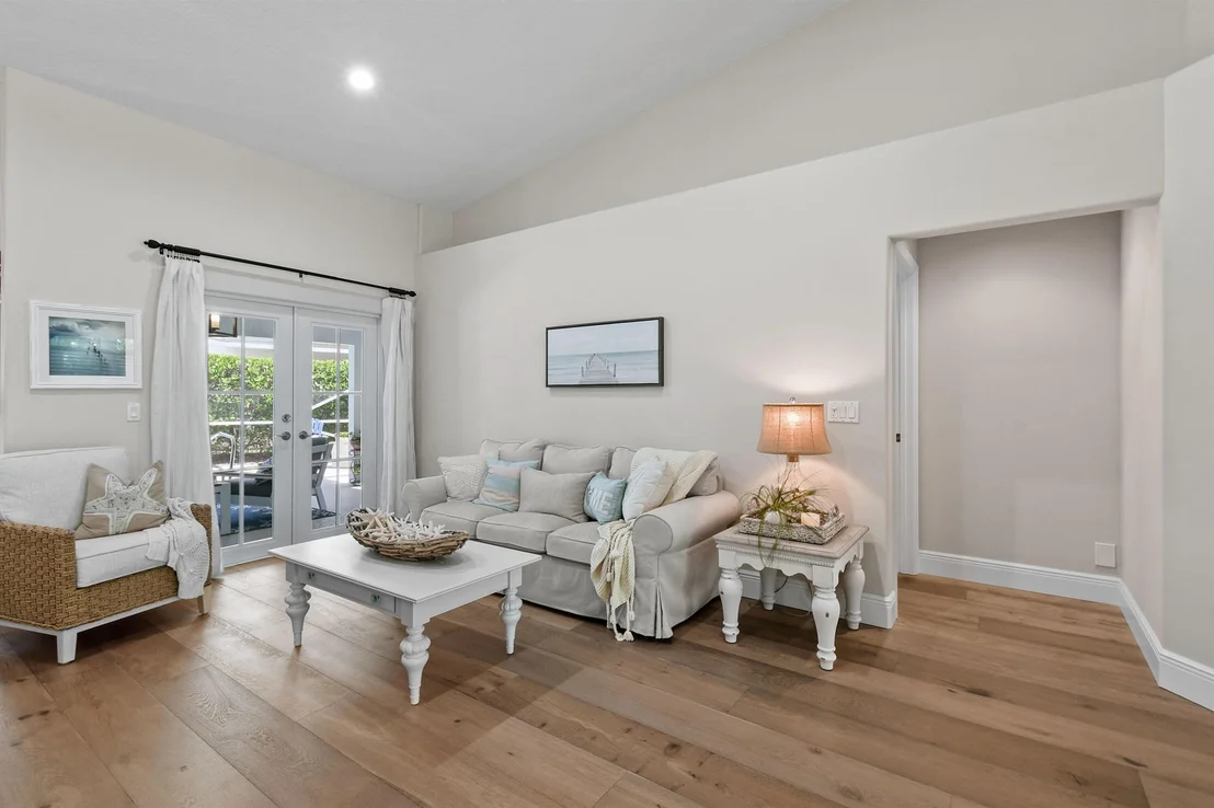Photo of 274 Crane Point N