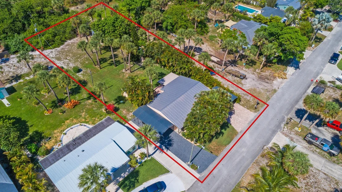 Photo of 1116 NE Oceanview Circle