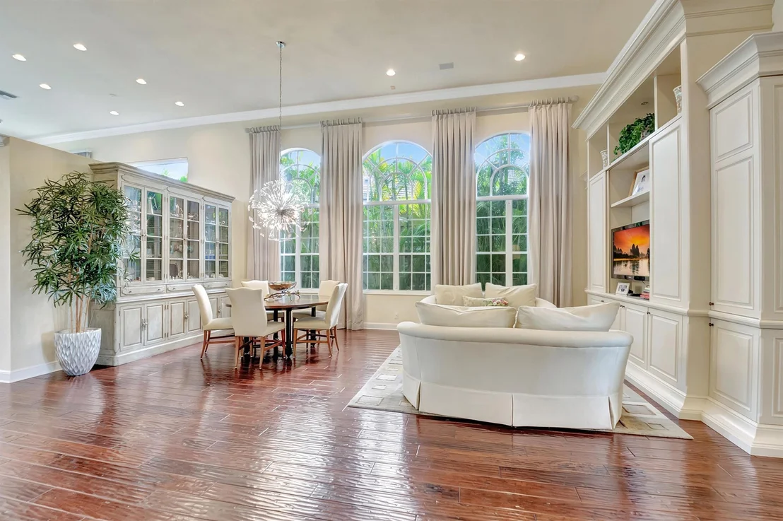 Photo of 4162 NW Briarcliff Circle