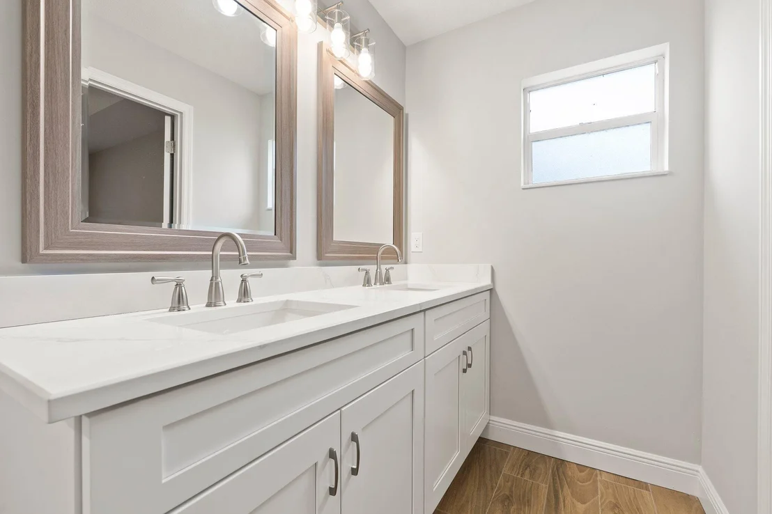 Photo of 5609 Sunset Boulevard