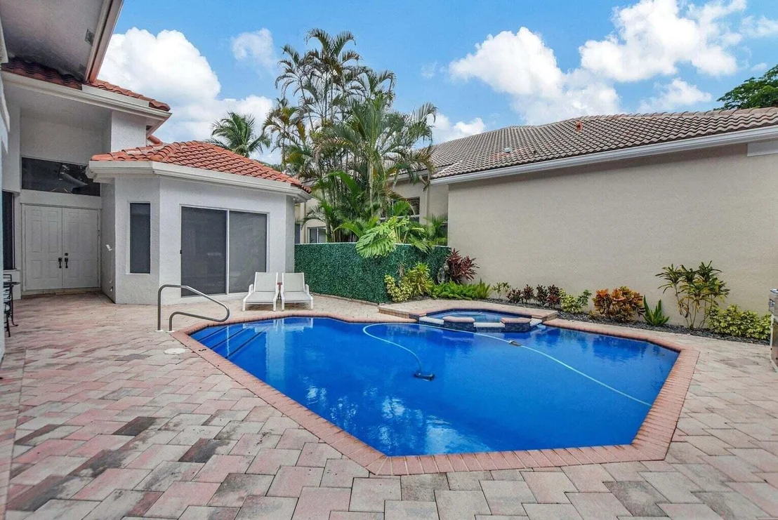 Photo of 7071 Mallorca Crescent