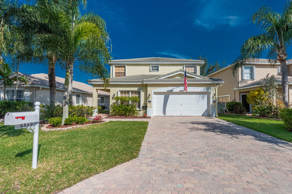Photo of 6869 Hendry Drive
