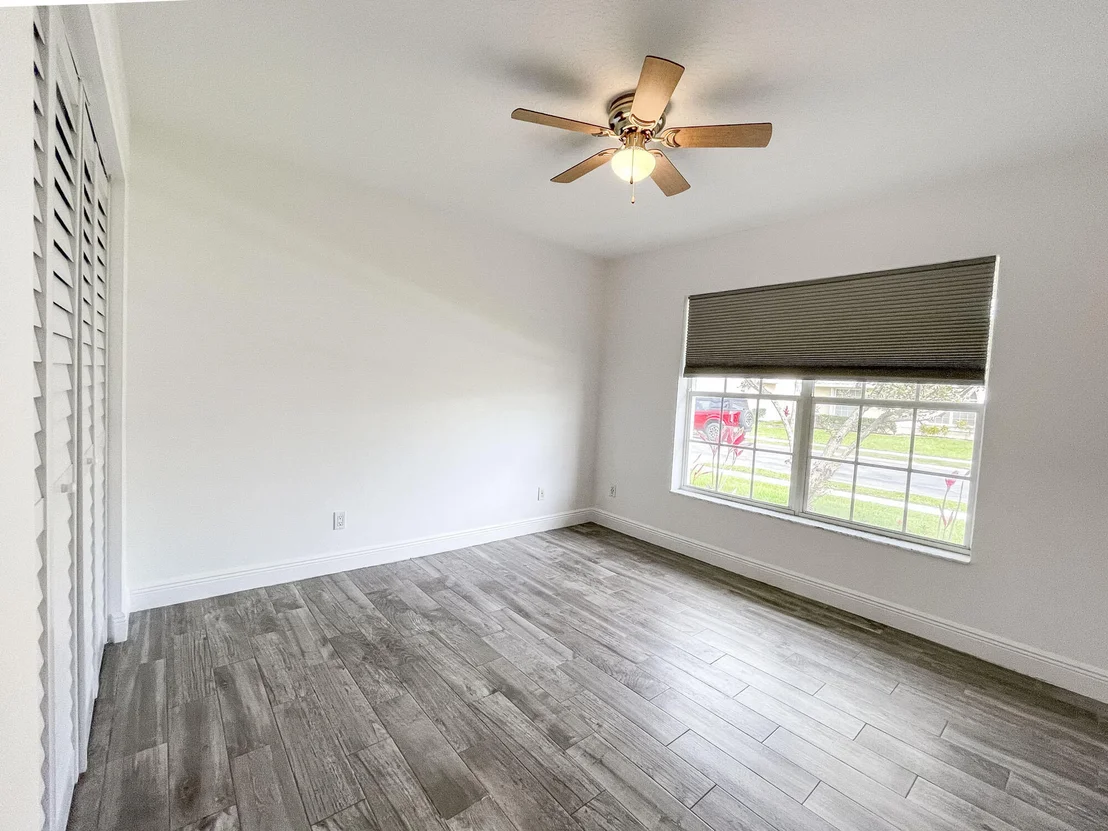 Photo of 252 Moccasin Trail W