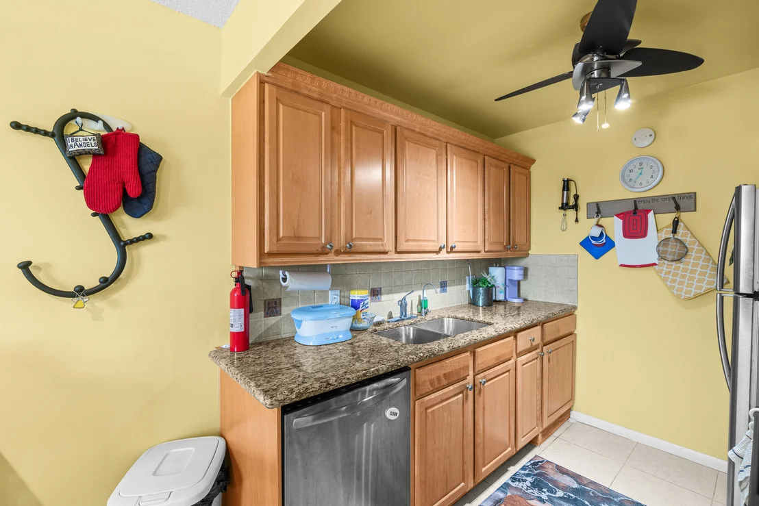 Photo of Unit D at 4070 Guildford D