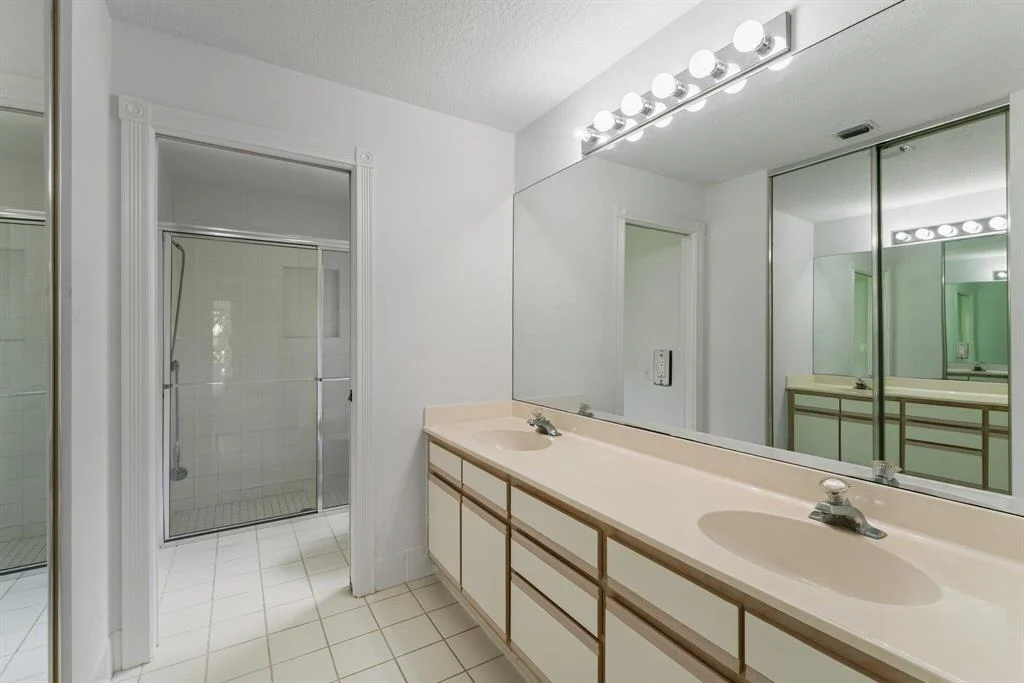 Photo of 245 Bluejay Lane