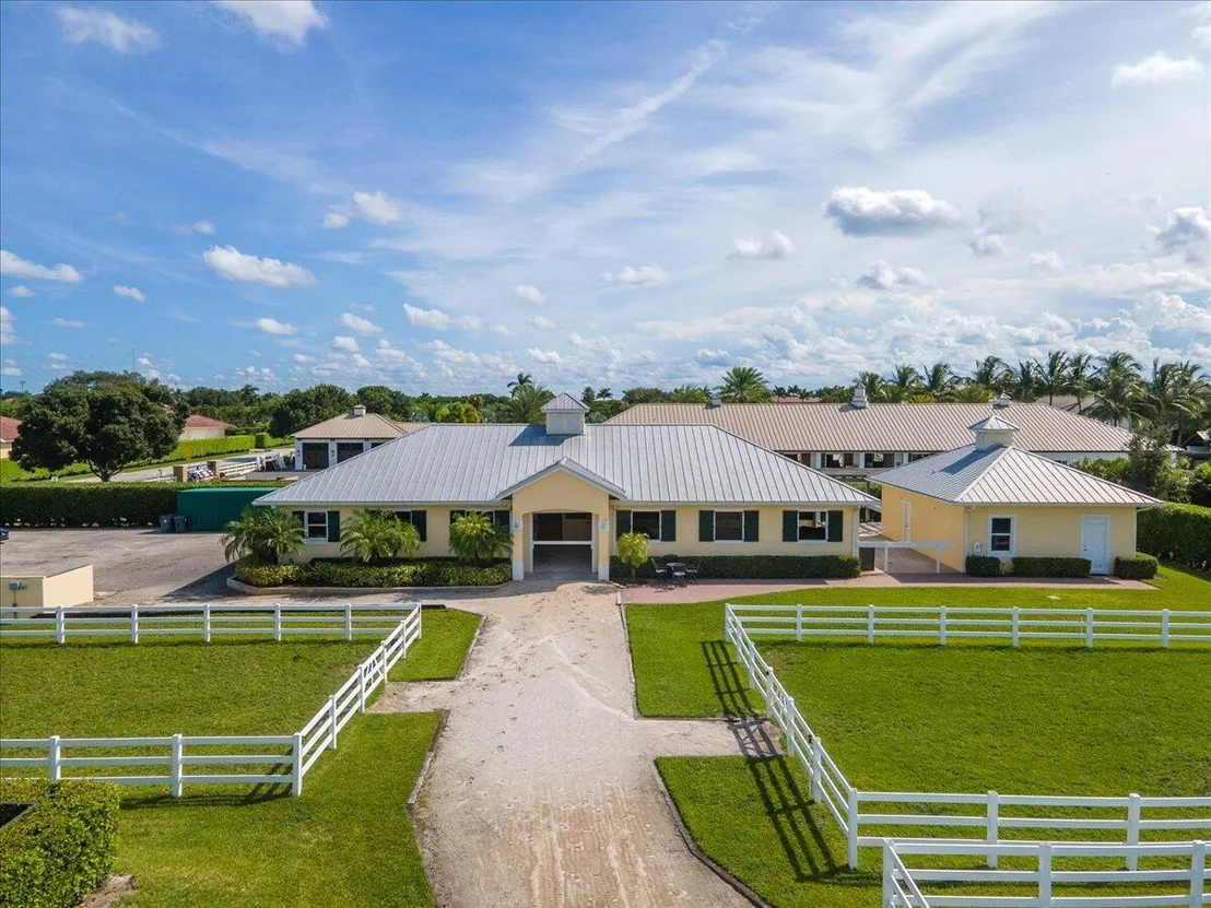 Photo of 14402 Laurel Trail