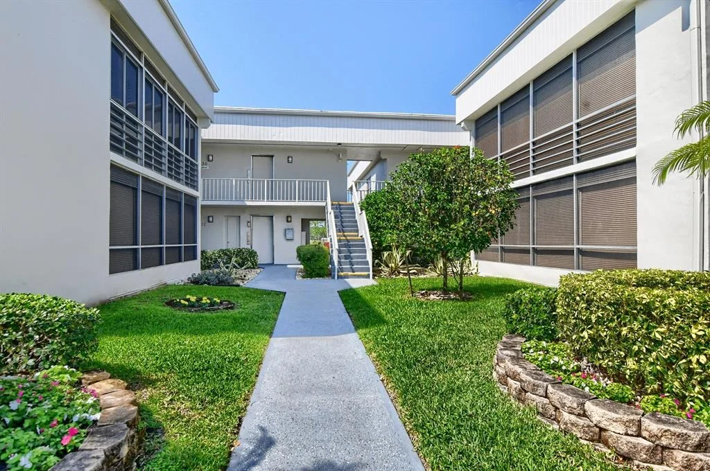 Photo of 10 Capri A