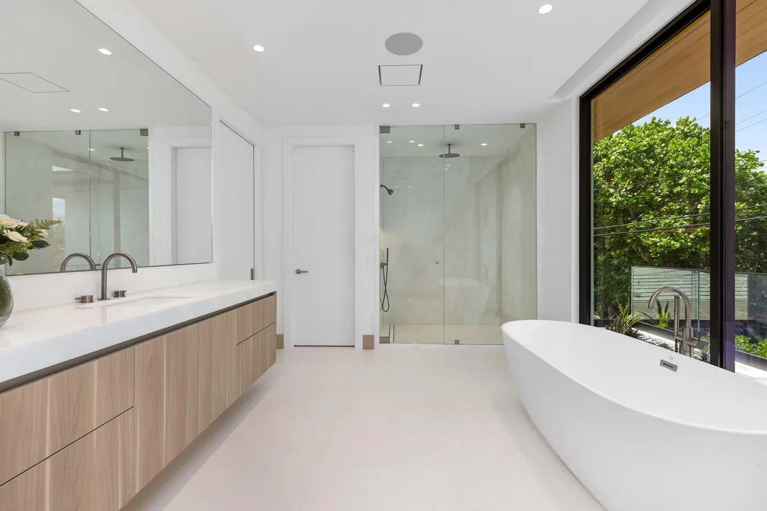 Photo of 1351 Cocoanut Road
