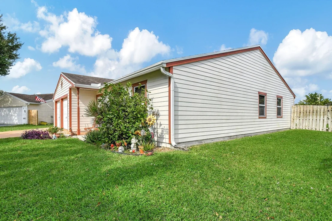 Photo of 7875 Canal Drive