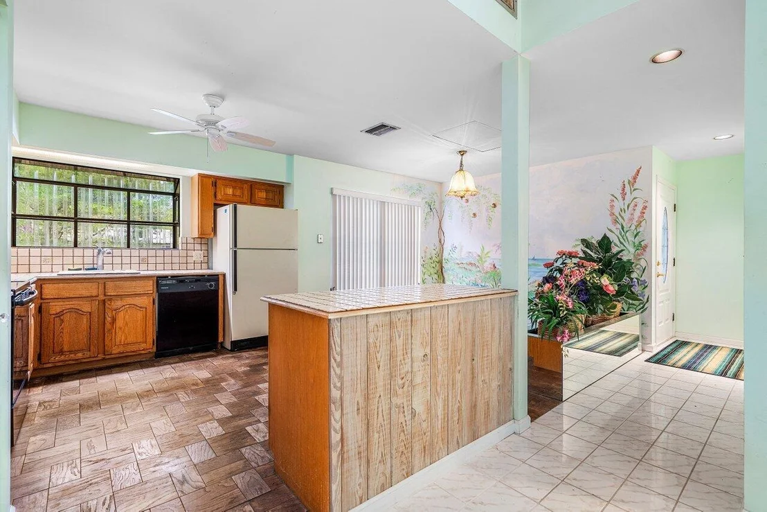 Photo of 4744 Dolphin Drive