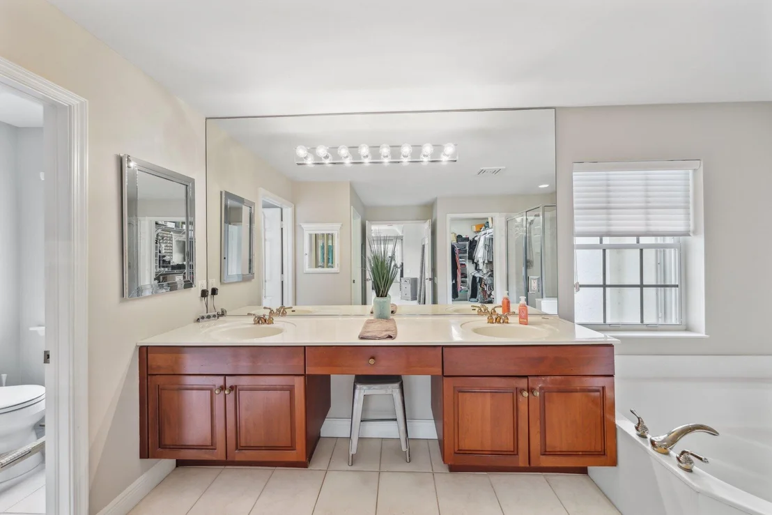Photo of 423 Meadowlark Drive