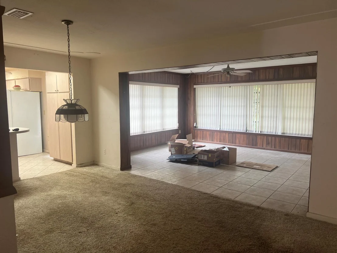 Photo of 229 W Riverside Drive