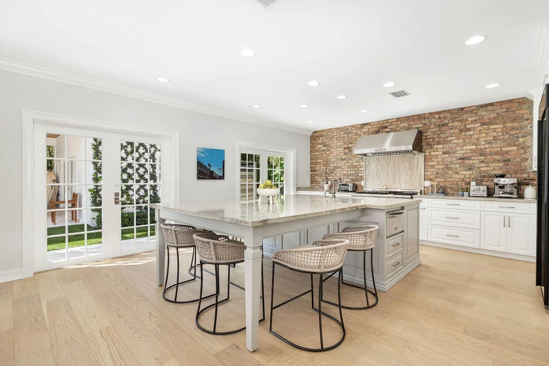 Photo of 220 Dyer Road