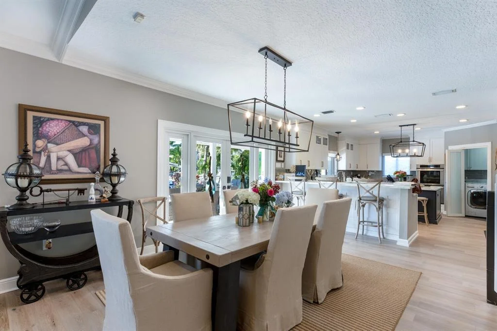 Photo of 916 Dolphin Drive