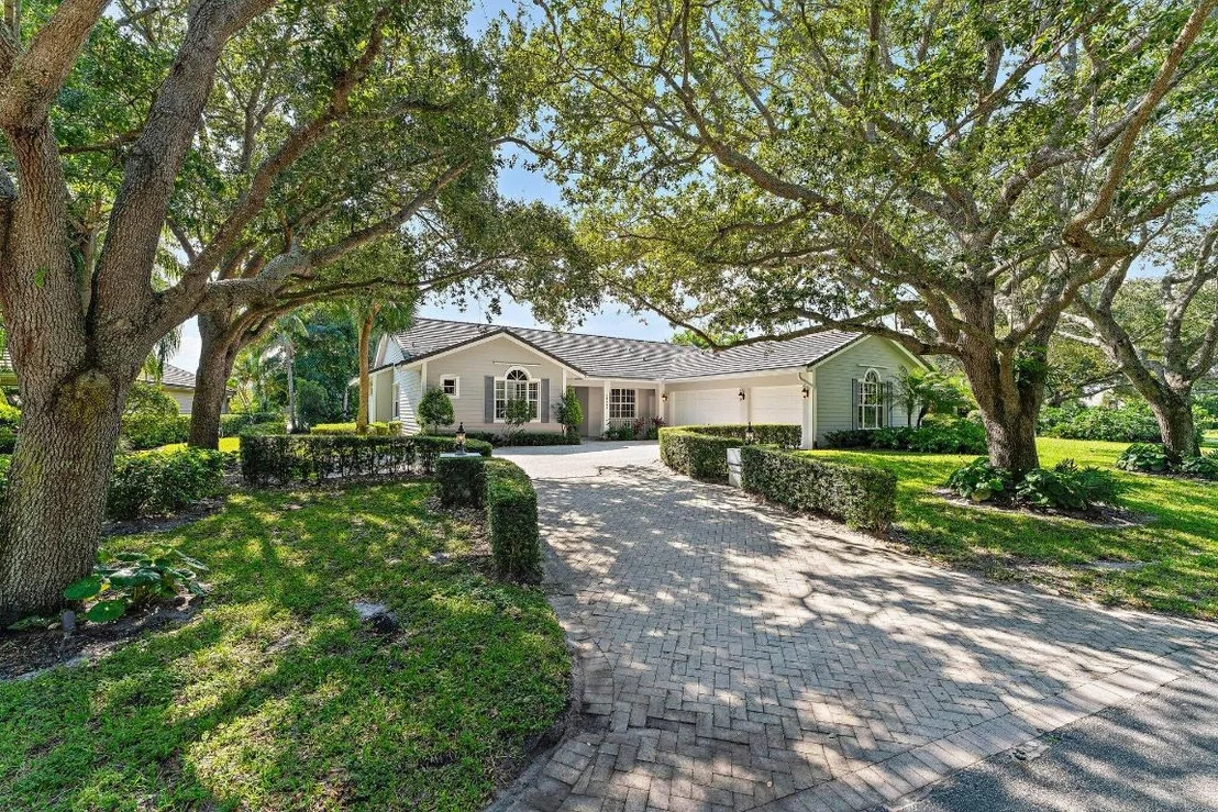 Photo of 18440 SE Lakeside Drive