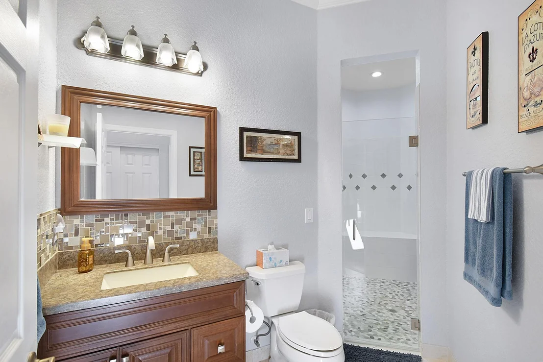 Photo of 6556 SE Broadmoor Lane