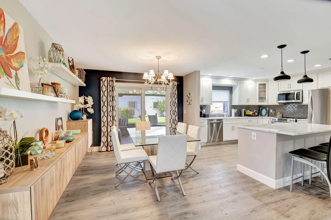 Photo of 6122 Overland Place