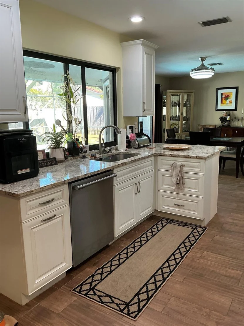 Photo of 6175 Amberwoods Drive