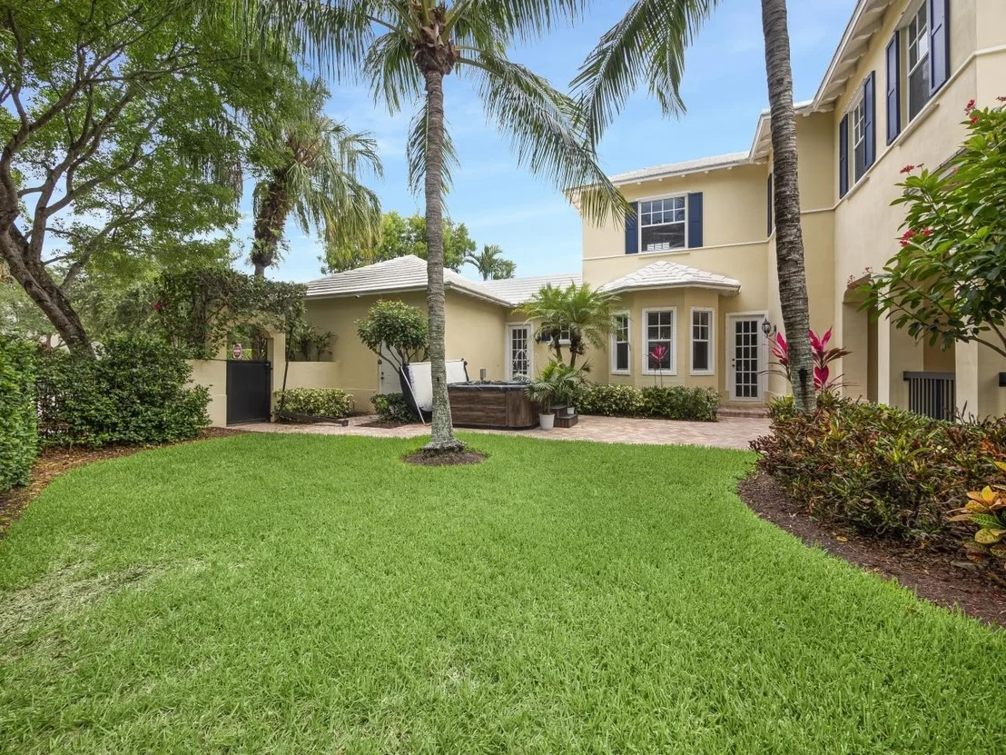 Photo of 206 Botanica Drive