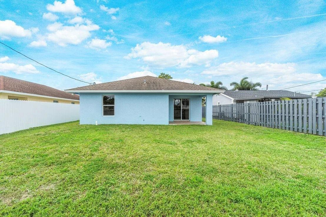 Photo of 356 Fleming Avenue