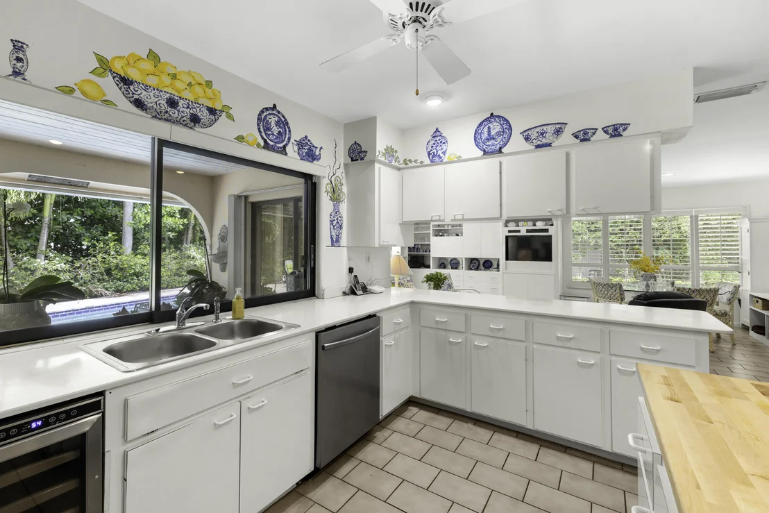 Photo of 2812 Embassy Drive