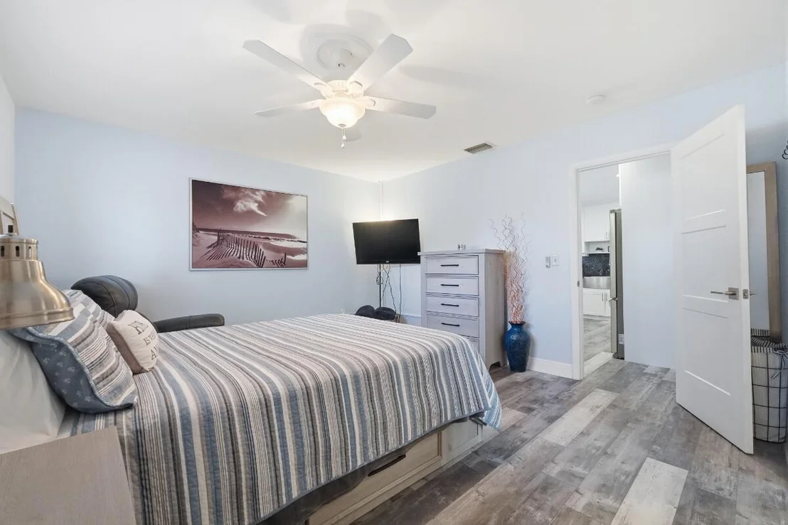 Photo of 380 SE 5th Avenue