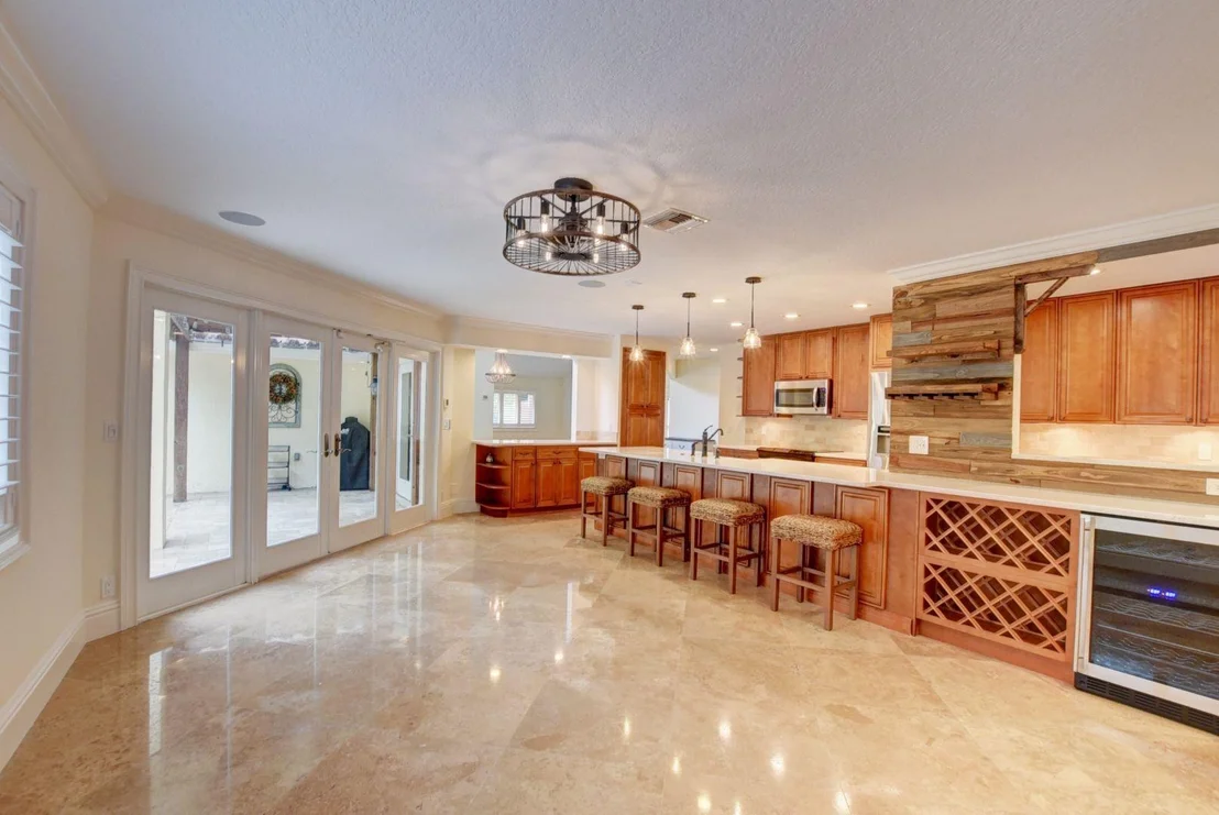 Photo of 327 Seneca Lane