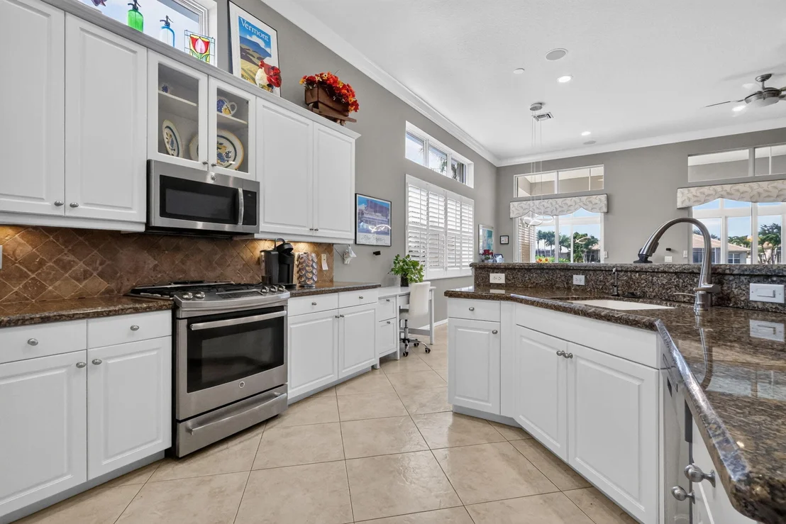 Photo of 7067 VENETO Drive