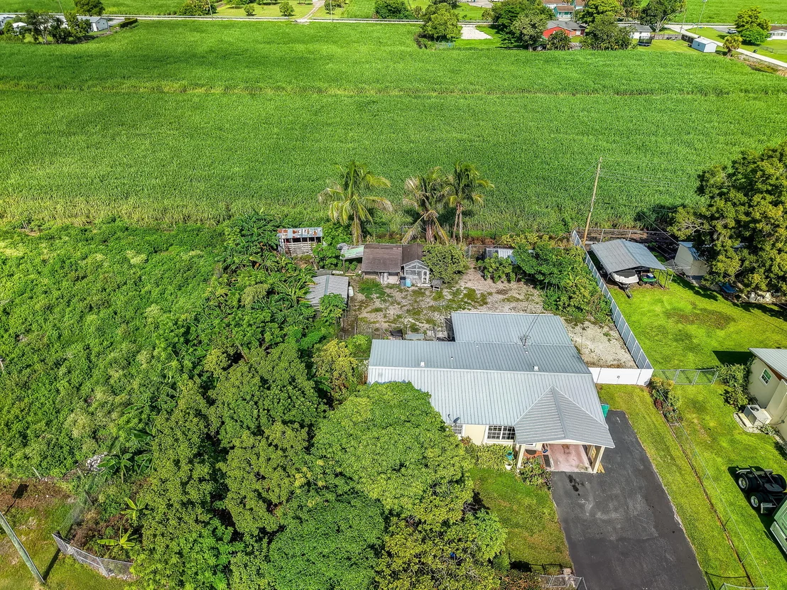 Photo of 1048 WHITAKER Road