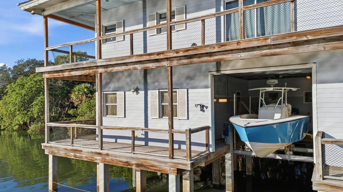 Photo of 953 Thayer Lane