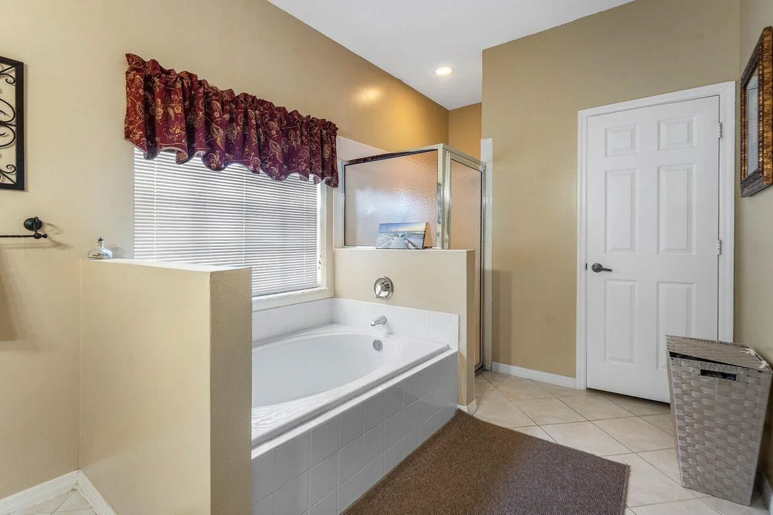 Photo of 11302 Edgewater Circle