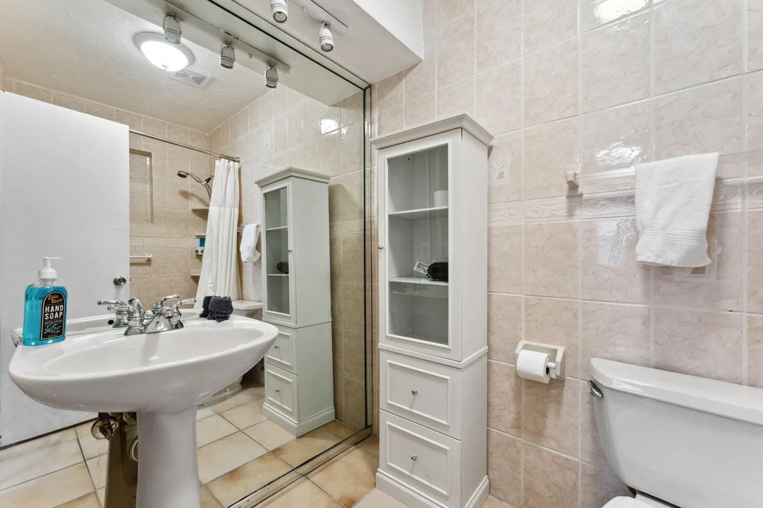 Photo of 718 NW 9th Avenue