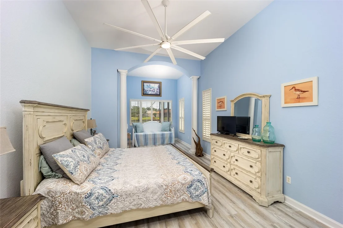 Photo of 6945 SE Bay Hill Drive
