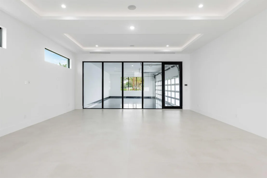 Photo of 88 W Riverside Drive