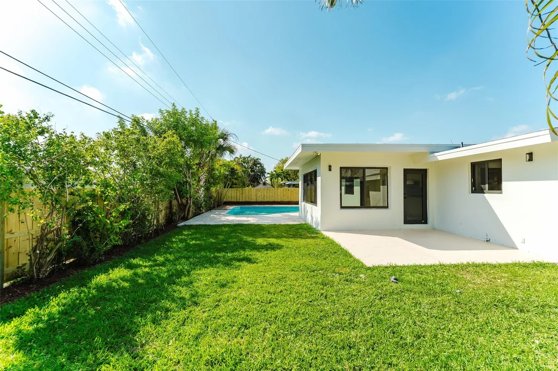 Photo of 812 SE 9th Terrace