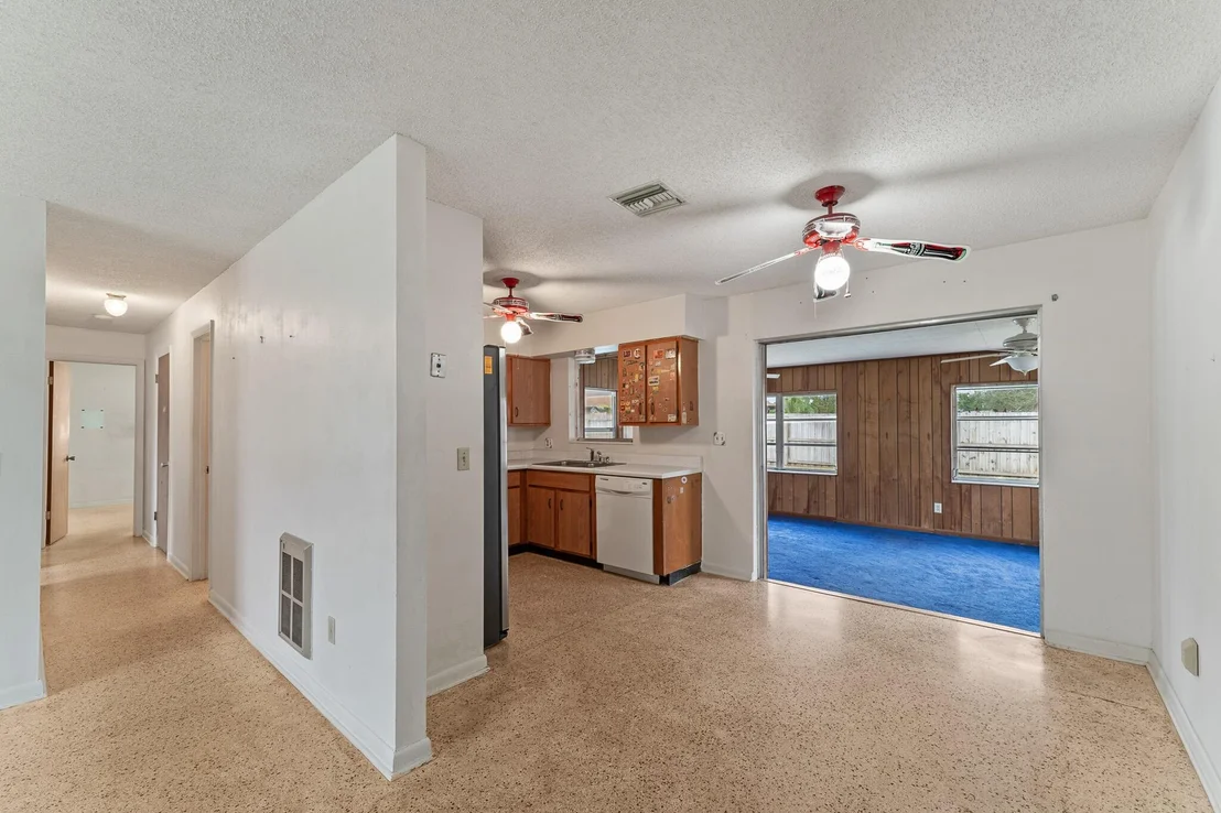 Photo of 1121 NW 15th Terrace