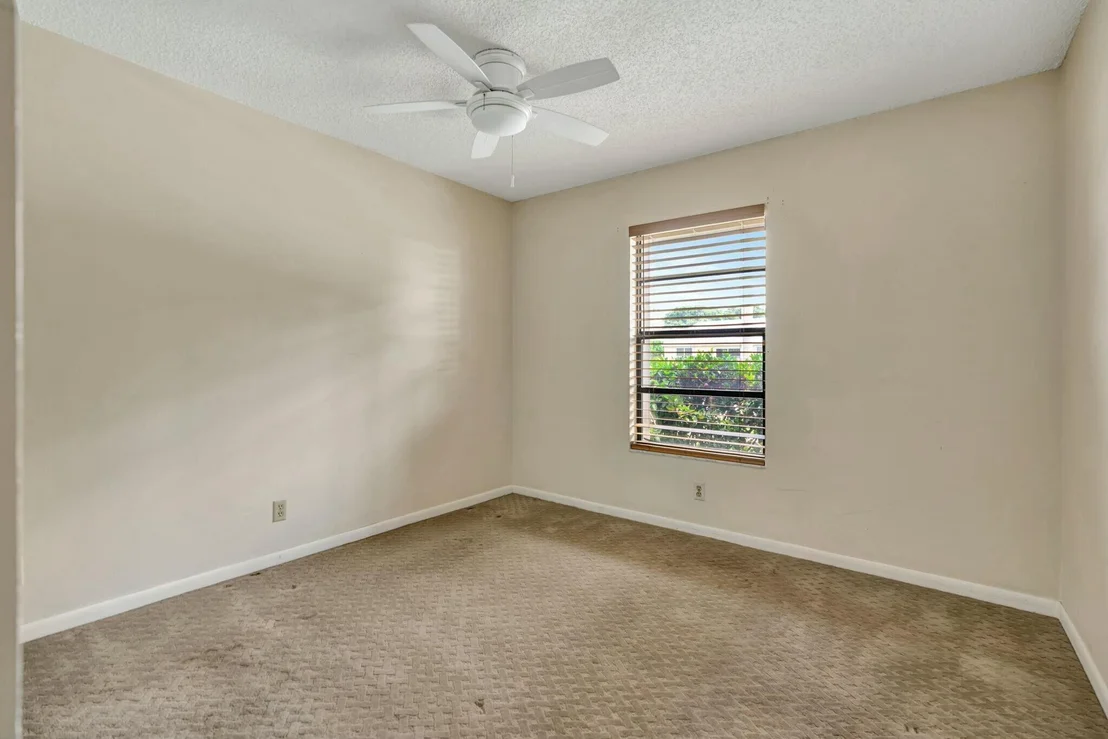 Photo of 126 Greentree Circle