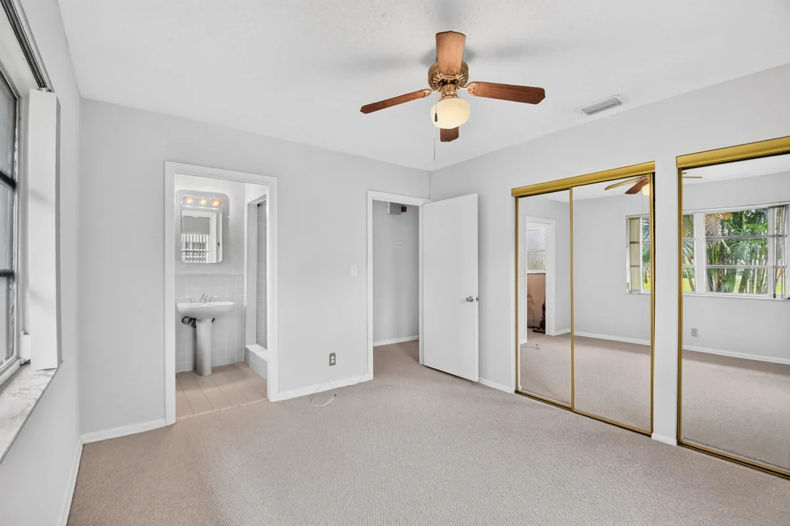 Photo of 129 GREENBRIER Drive