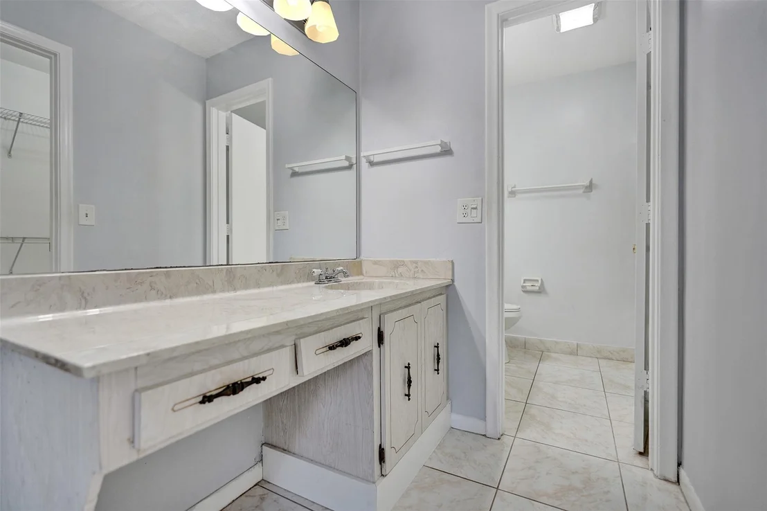 Photo of Unit B at 2380 Malayan Drive