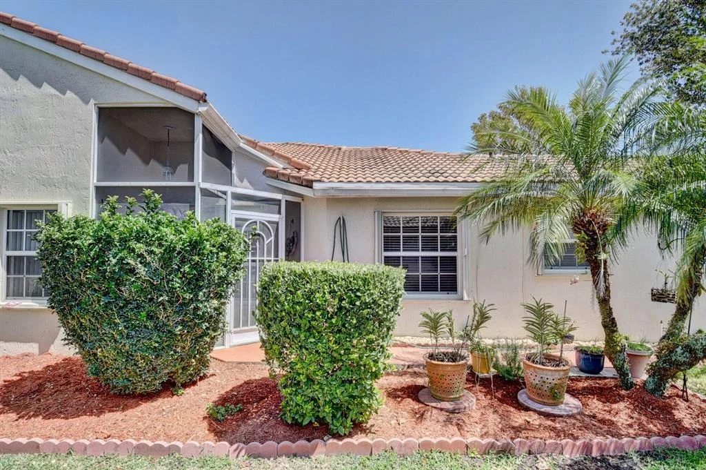 Photo of 6125 Heliconia Road